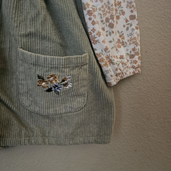 Daisy Fuentes Green Matching Set with Cuoduroy Dress Floral Long Sleeve Tee - Picture 12 of 13